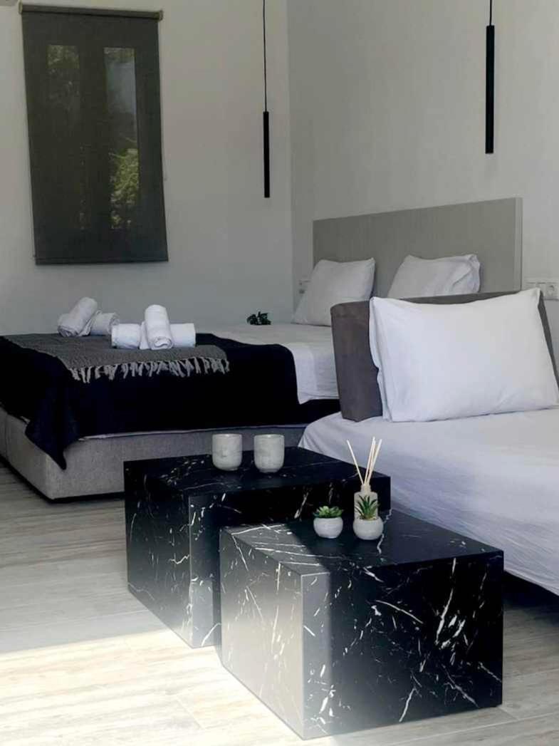 Maya Apartments, Modern And Convenient Apartments With Private Parking Skiathos Town Exterior photo