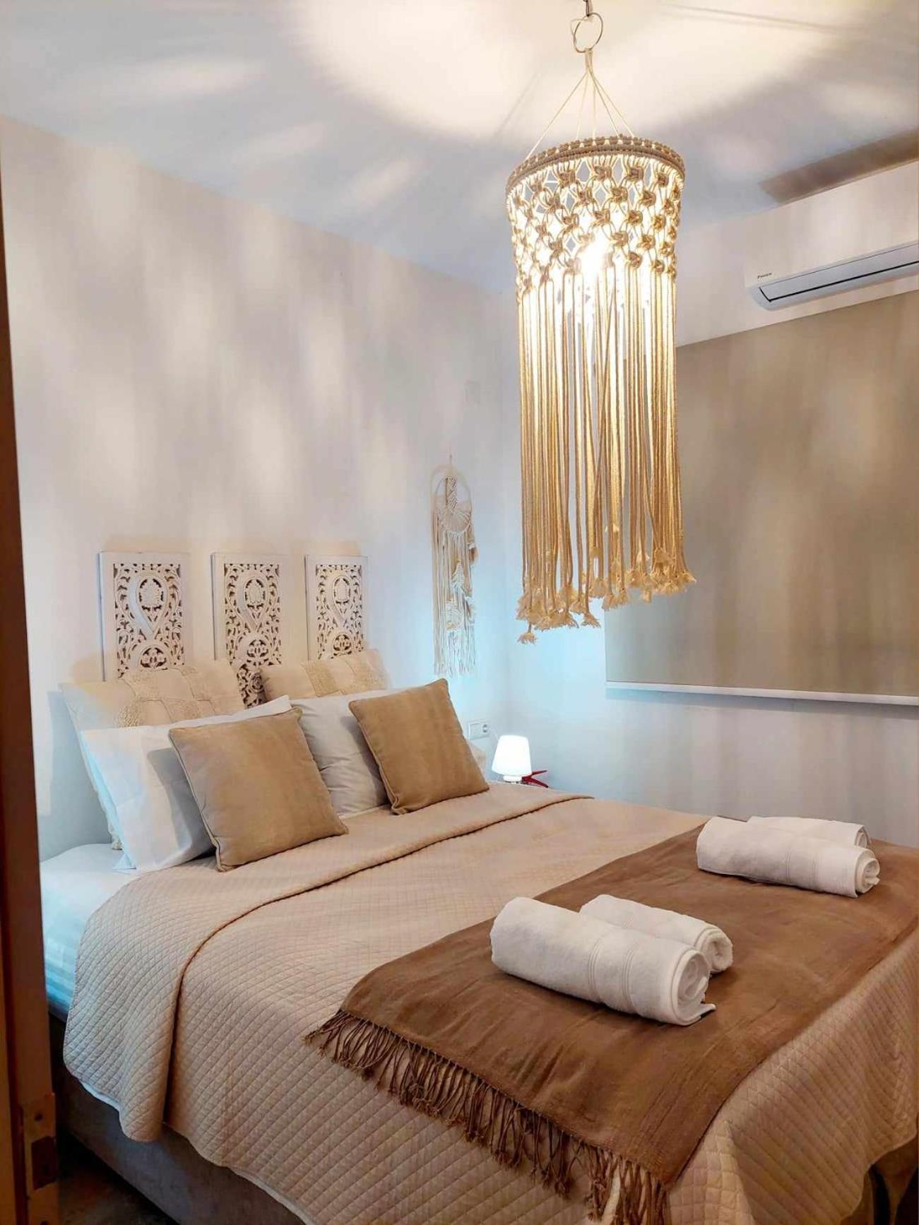 Maya Apartments, Modern And Convenient Apartments With Private Parking Skiathos Town Exterior photo