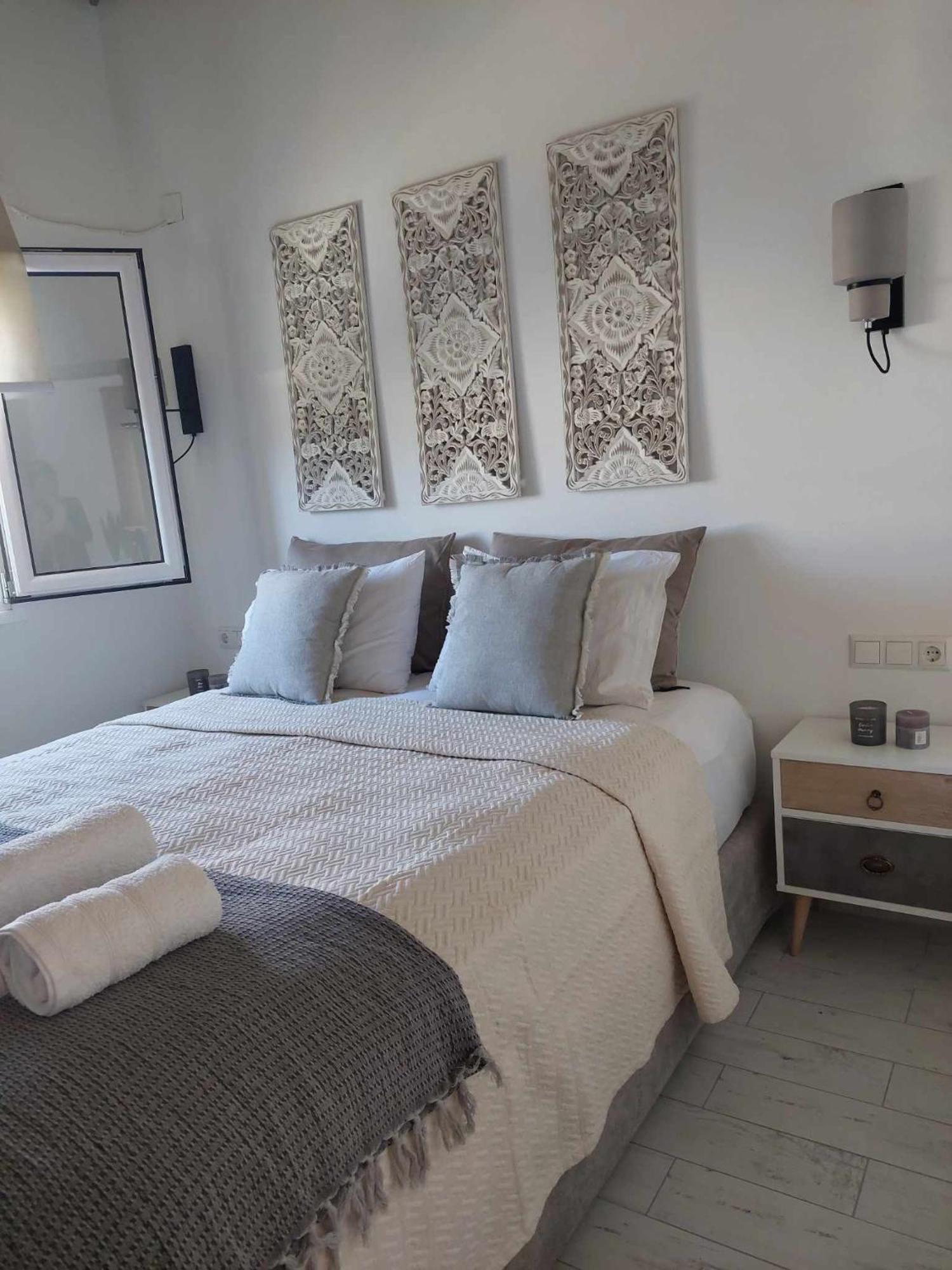 Maya Apartments, Modern And Convenient Apartments With Private Parking Skiathos Town Exterior photo