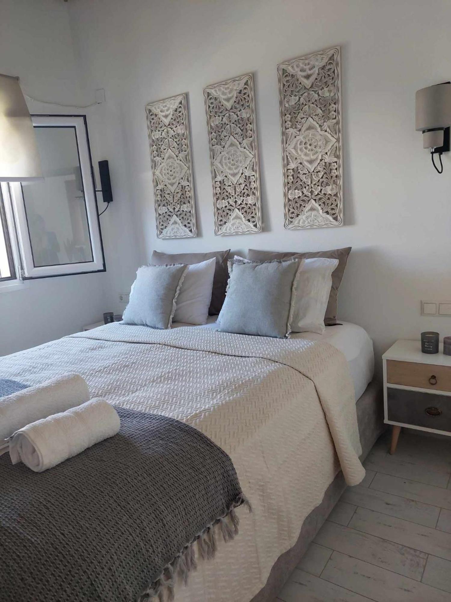 Maya Apartments, Modern And Convenient Apartments With Private Parking Skiathos Town Exterior photo