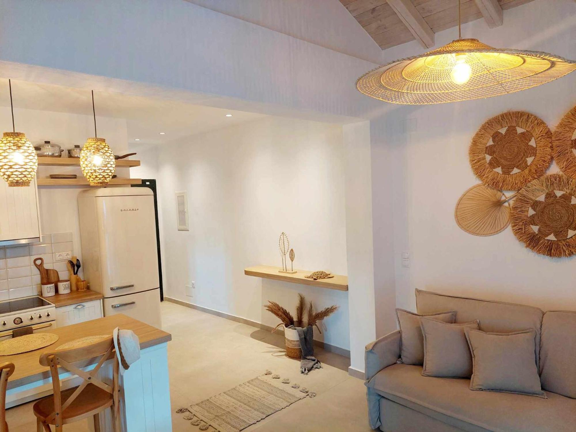 Maya Apartments, Modern And Convenient Apartments With Private Parking Skiathos Town Exterior photo