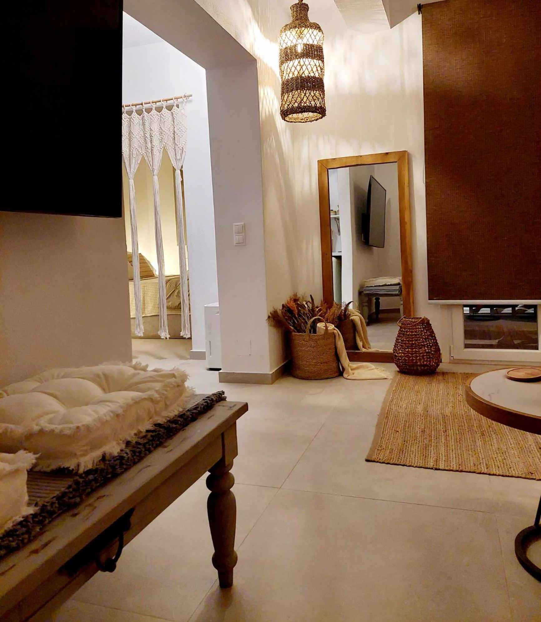 Maya Apartments, Modern And Convenient Apartments With Private Parking Skiathos Town Exterior photo